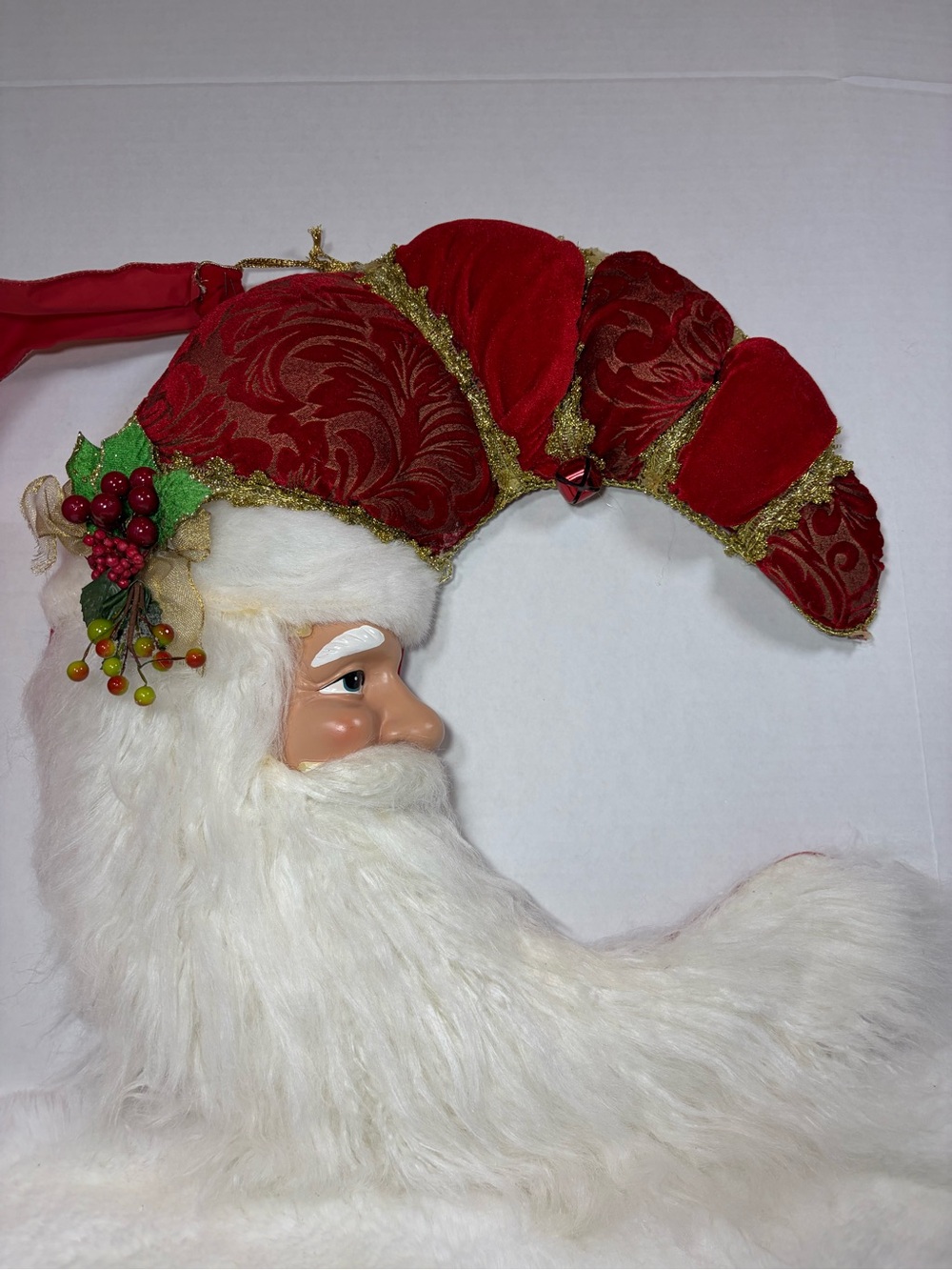 Vintage Santa Claus Crescent Moon/ Jester Style Christmas Wreath Wall Decor 22”